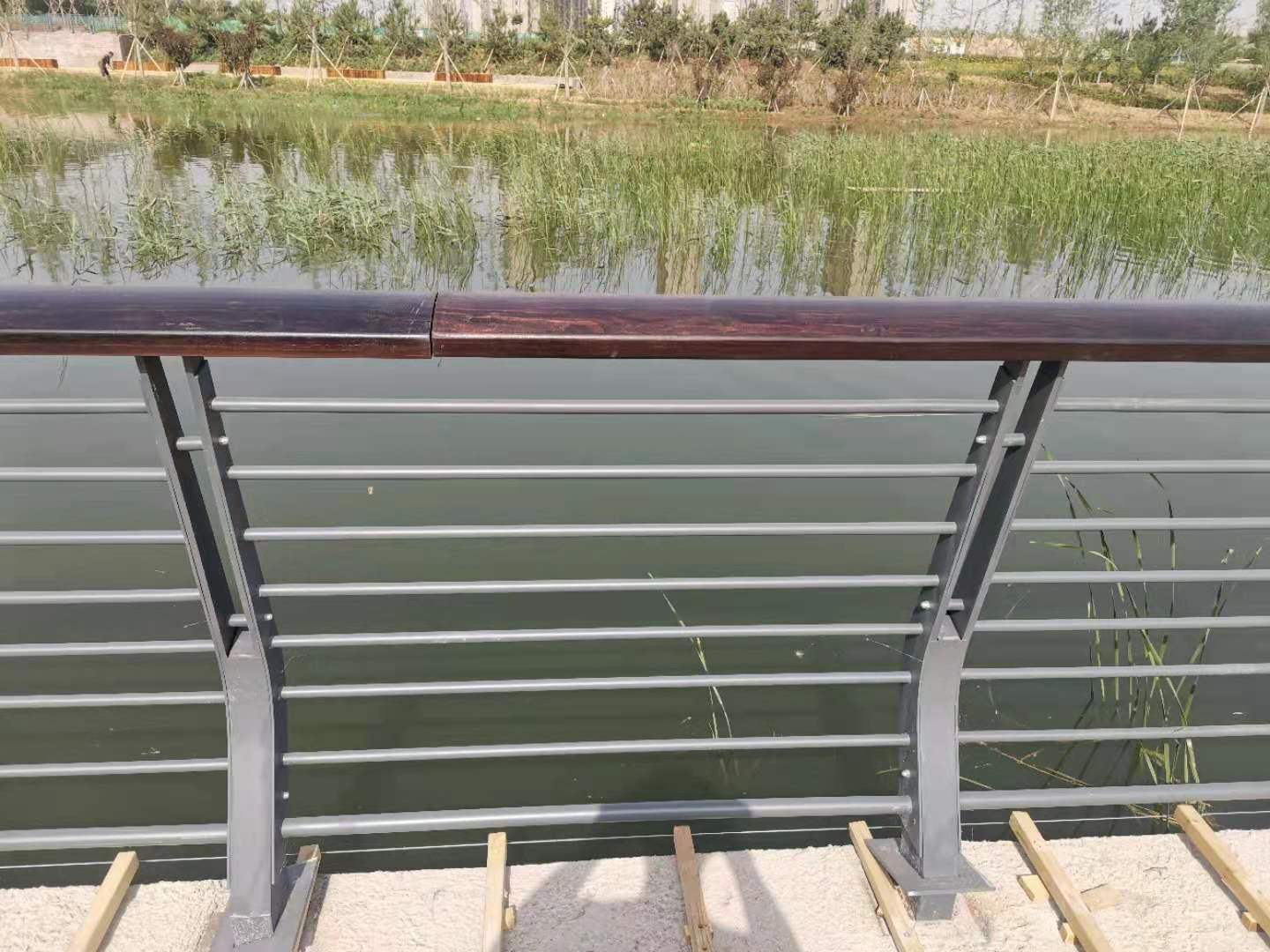 哈尔滨市桥梁防撞护栏河道护栏 - 哪里好